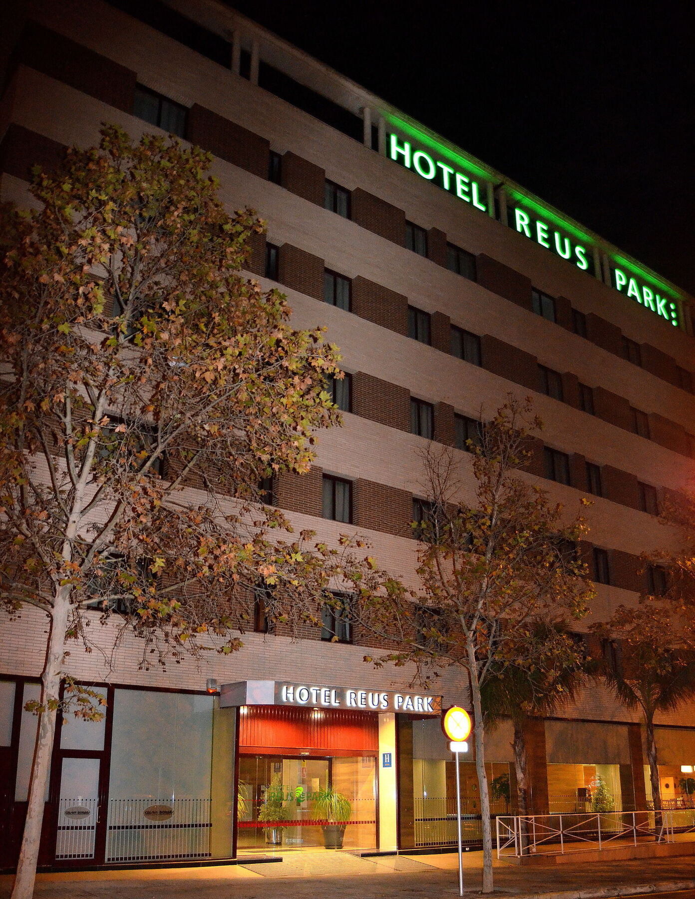 Hotel Reus Park Exterior photo